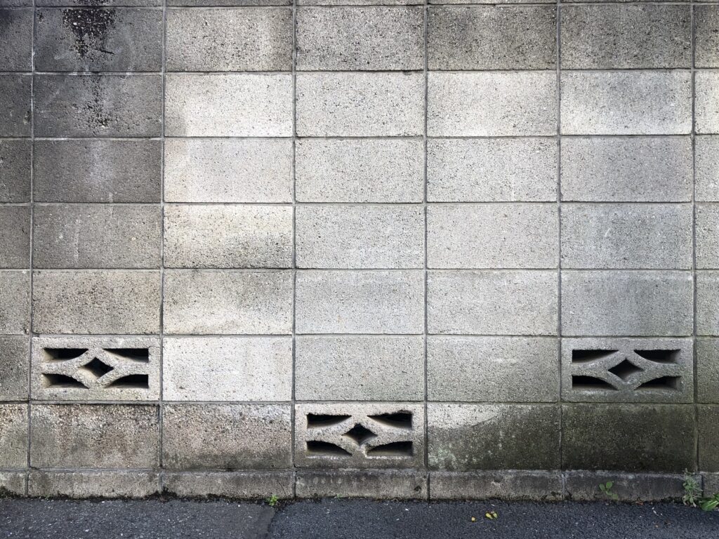 日本家屋のブロック塀
